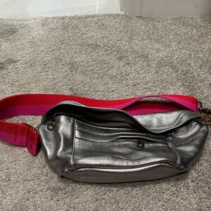 Parker thatch Silver Metallic Crossbody Bag with Pink Strap